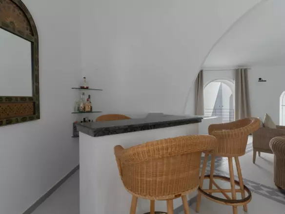 3-bedroom House In Oliva, Spain (289 M²)