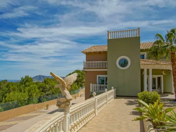 8-bedroom Villa In La Nucía, Spain (900 M²)