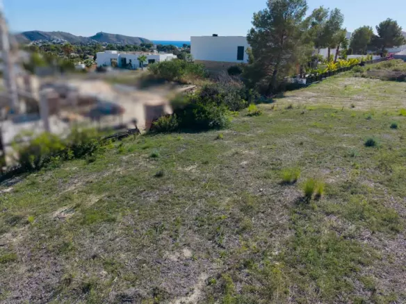 Plot In Moraira, Spain (811 M² Plot)