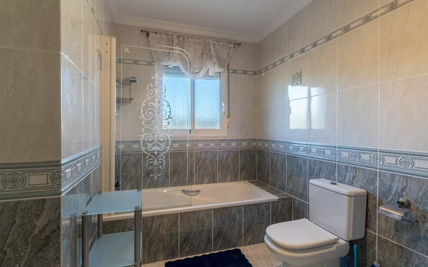 3-bedroom Villa In Jalon – Xalo, Spain (253 M²)