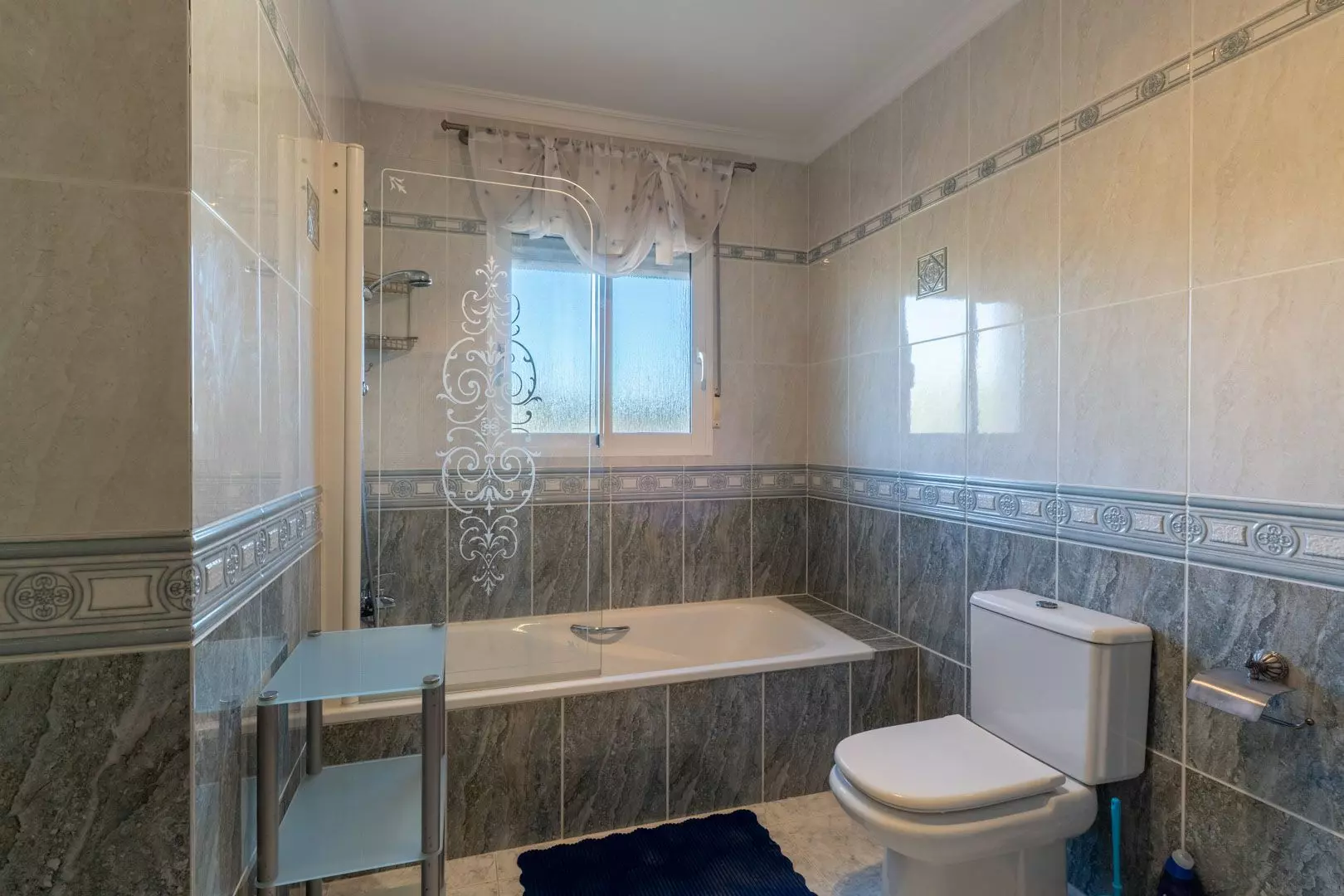 3-bedroom Villa In Jalon – Xalo, Spain (253 M²)