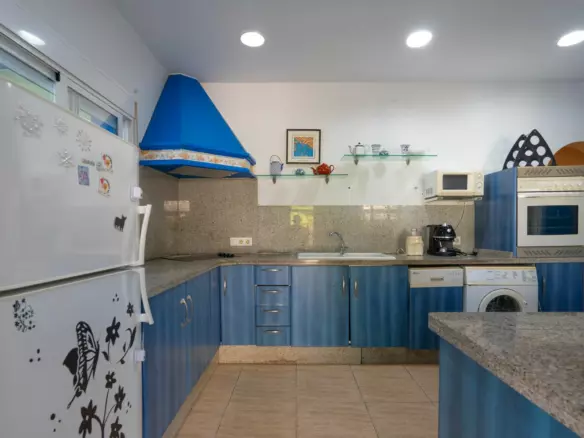2-bedroom Villa In Benitachell, Spain (202 M²)