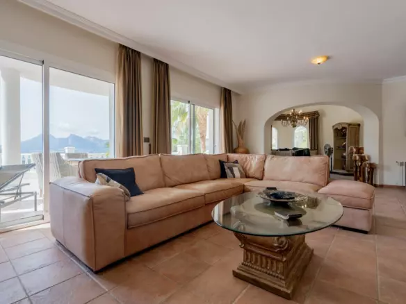 4-bedroom Villa In Altea, Spain (400 M²)