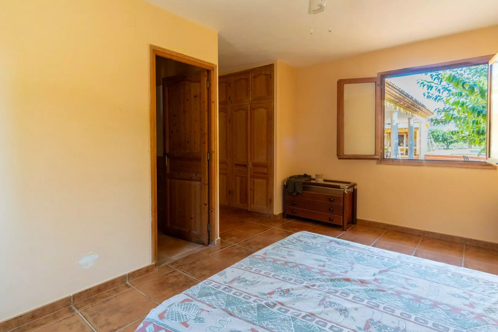 6-bedroom Villa In Pedreguer, Spain (361 M²)