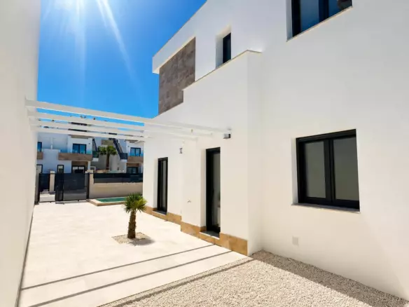 3-bedroom Villa In La Nucía, Spain (123 M²)