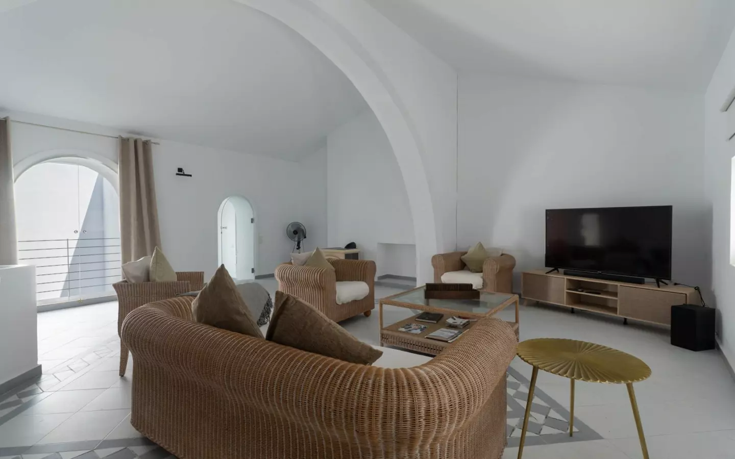 3-bedroom House In Oliva, Spain (289 M²)