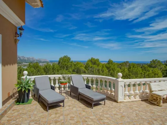 8-bedroom Villa In La Nucía, Spain (900 M²)