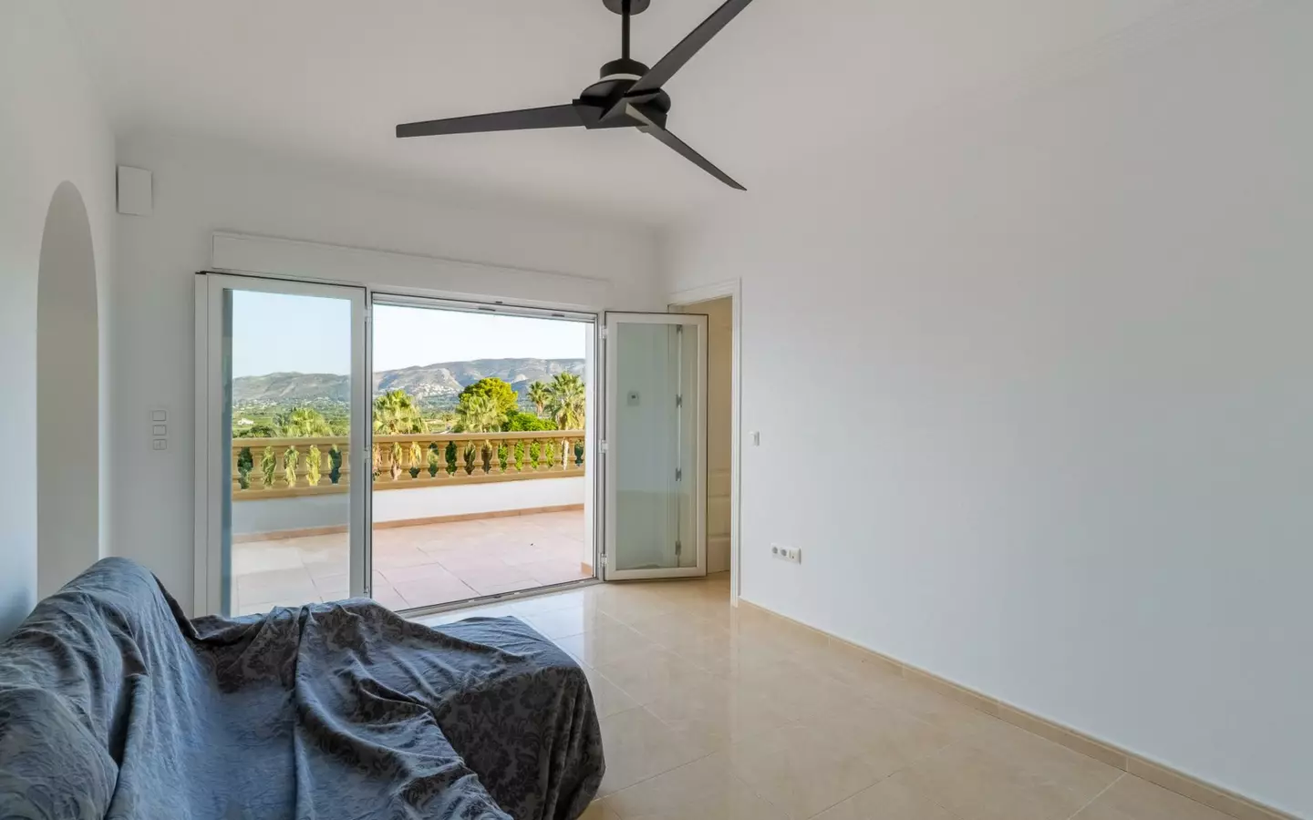 4-bedroom Villa In Beniarbeig, Spain (376 M²)