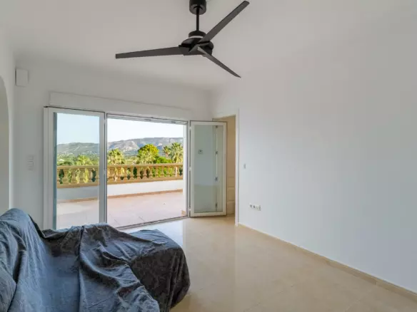 4-bedroom Villa In Beniarbeig, Spain (376 M²)