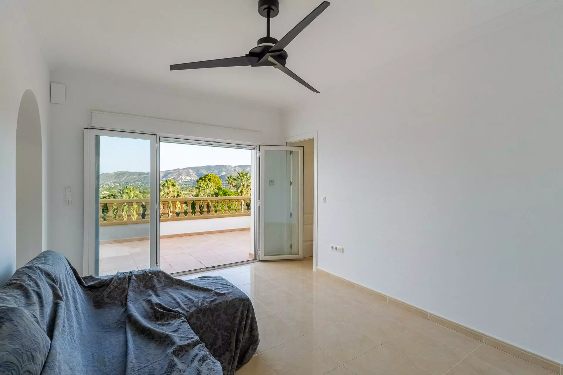4-bedroom Villa In Beniarbeig, Spain (376 M²)