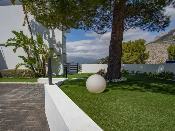 6-bedroom Villa In Altea, Spain (547 M²)