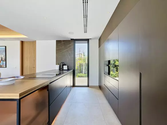 4-bedroom Villa In Calpe, Spain (346 M²)