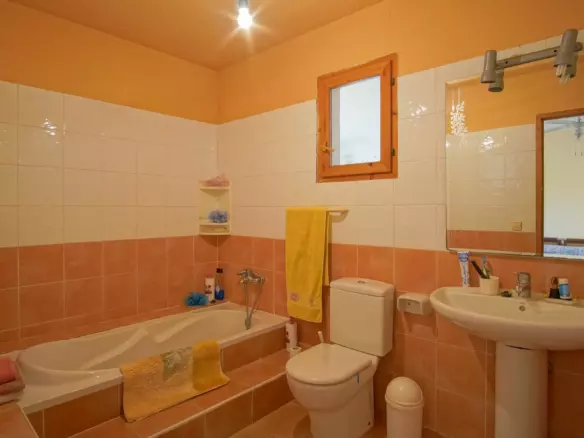 6-bedroom Villa In Pedreguer, Spain (361 M²)