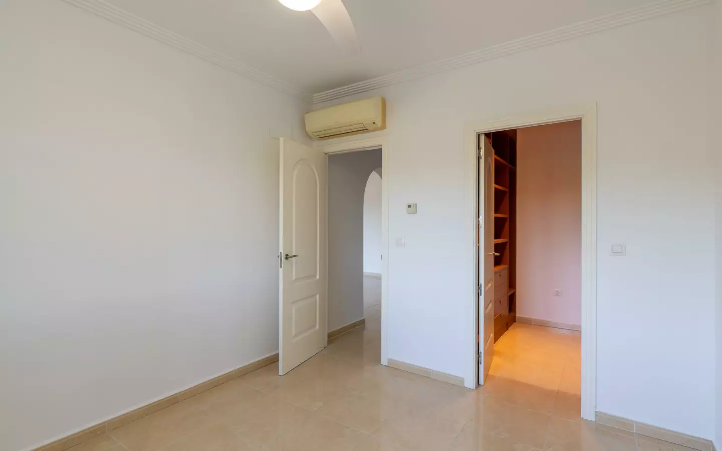 4-bedroom Villa In Beniarbeig, Spain (376 M²)