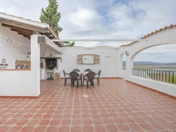 5-bedroom Villa In El Rafol D’almunia, Spain (307 M²)
