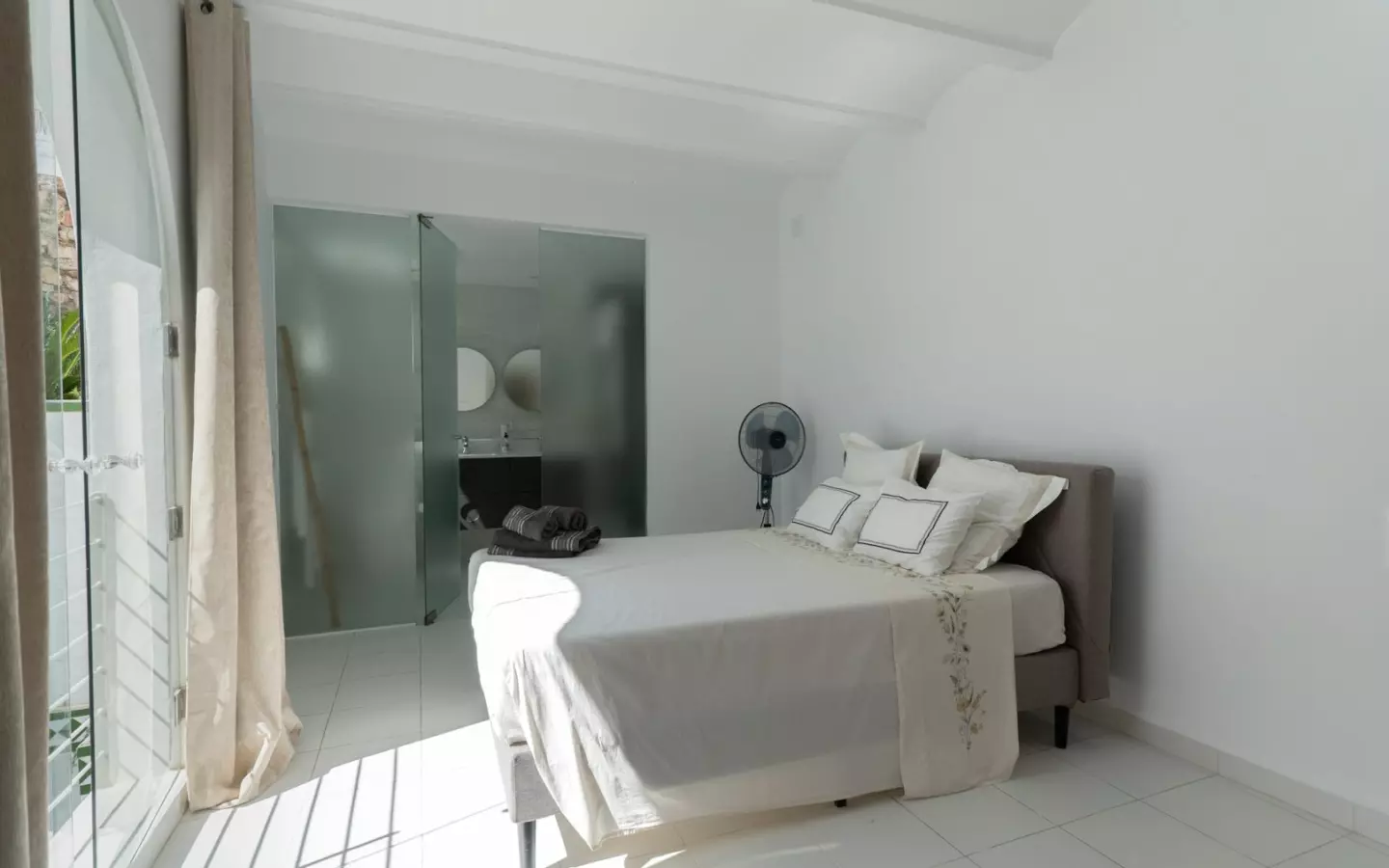 3-bedroom House In Oliva, Spain (289 M²)