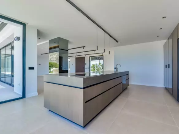 5-bedroom Villa In Altea, Spain (390 M²)