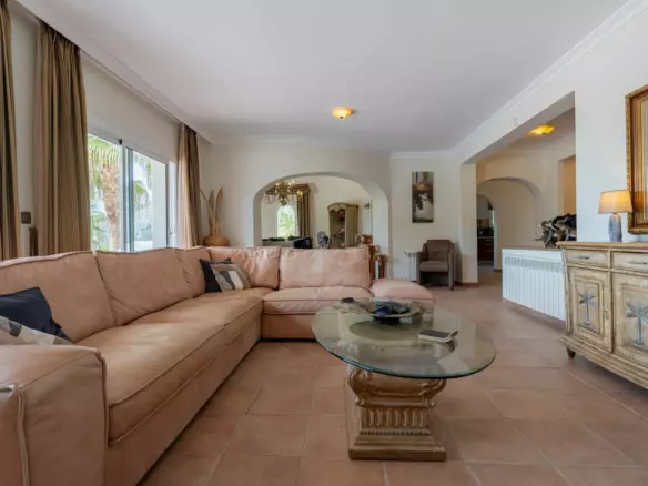 4-bedroom Villa In Altea, Spain (400 M²)