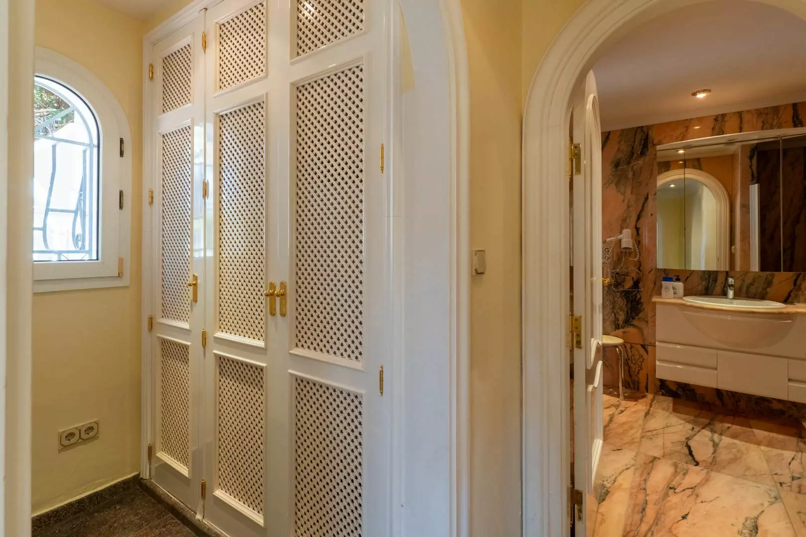 5-bedroom Villa In Benissa, Spain (565 M²)