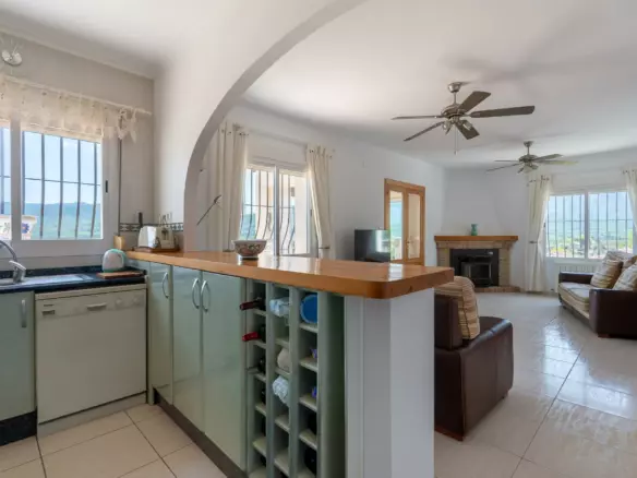 5-bedroom Villa In Jalon – Xalo, Spain (229 M²)