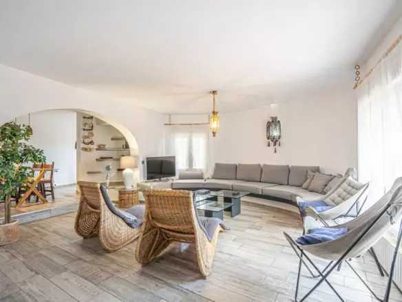 6-bedroom Villa In Calpe, Spain (350 M²)