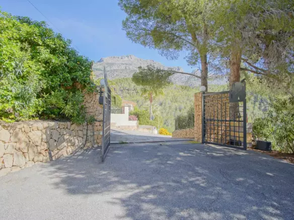 3-bedroom Villa In Altea, Spain (200 M²)