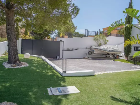6-bedroom Villa In Altea, Spain (547 M²)