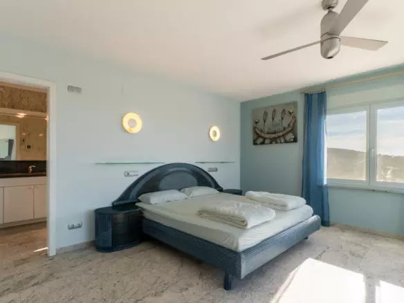 4-bedroom Villa In Moraira, Spain (434 M²)