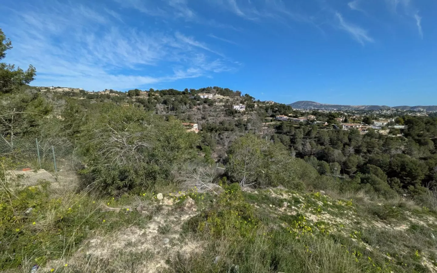 Plot In Benissa, Spain (1.056 M² Plot)