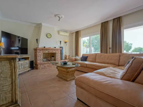 4-bedroom Villa In Altea, Spain (400 M²)