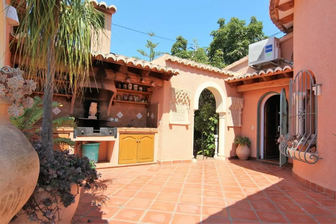 8-bedroom Villa In Benissa, Spain (392 M²)