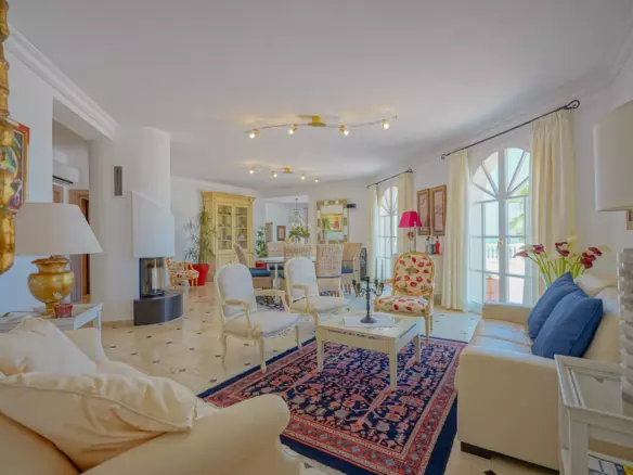 5-bedroom Villa In Pedreguer, Spain (392 M²)