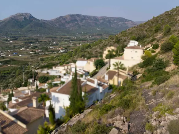 Plot In Jalon – Xalo, Spain (653 M² Plot)