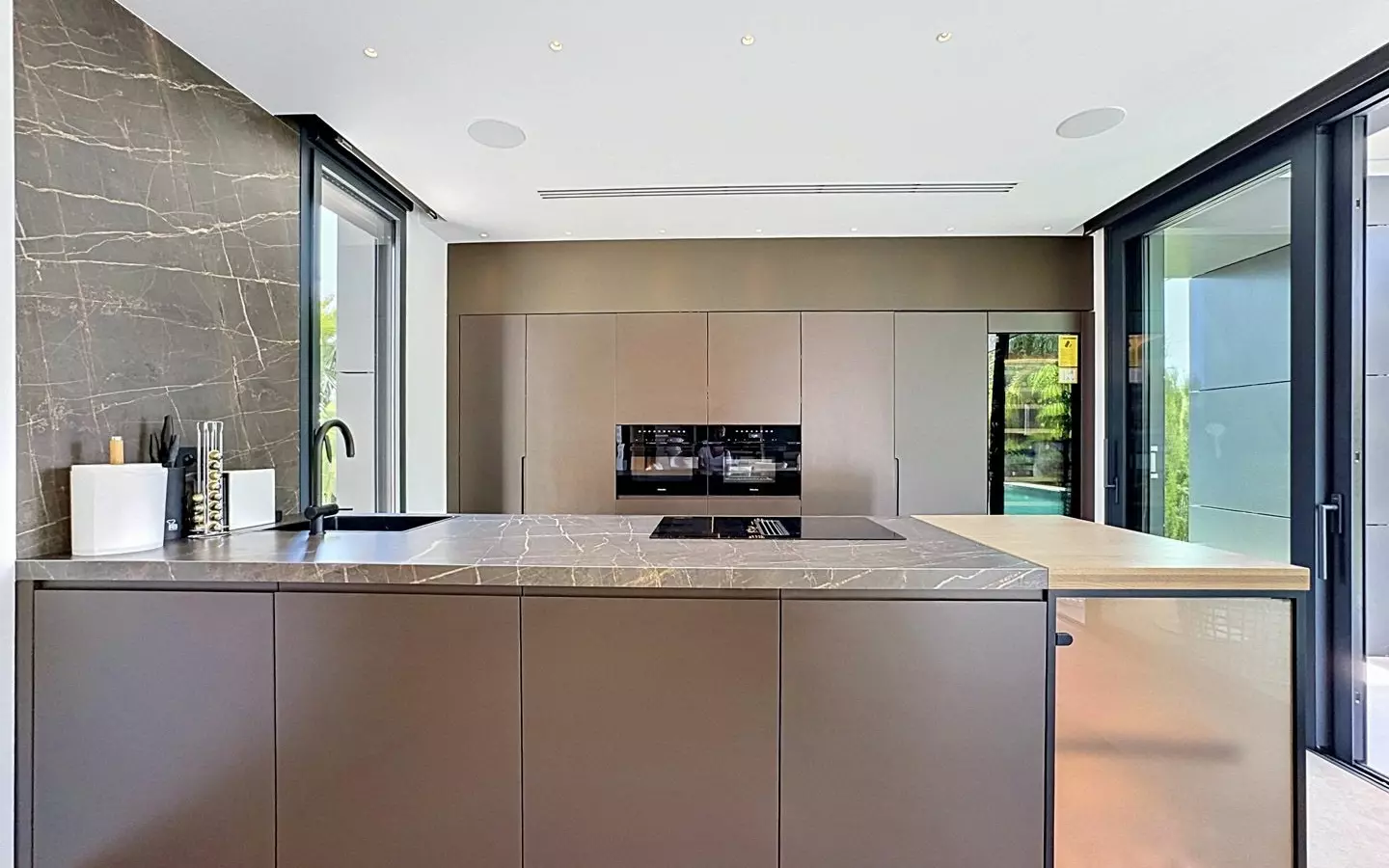 4-bedroom Villa In Calpe, Spain (346 M²)