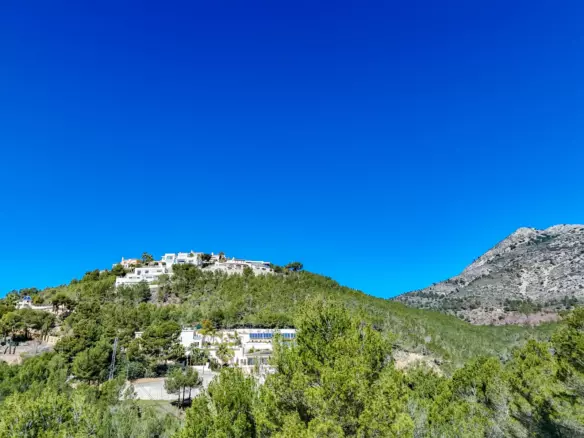 Plot In Altea, Spain (985 M² Plot)