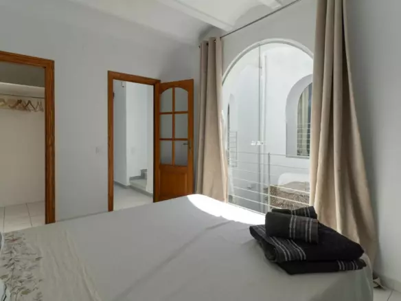 3-bedroom House In Oliva, Spain (289 M²)