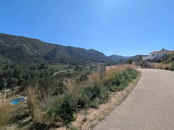 3-bedroom Villa In Pedreguer, Spain (160 M²)