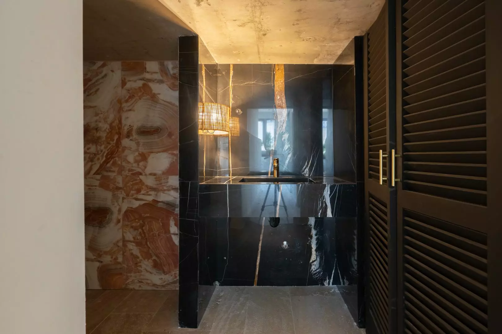 2-17-324c92 3-bedroom Commercial Unit In Benissa, Spain (301 M²)