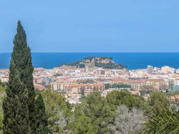 3-bedroom Villa In Denia, Spain (238 M²)