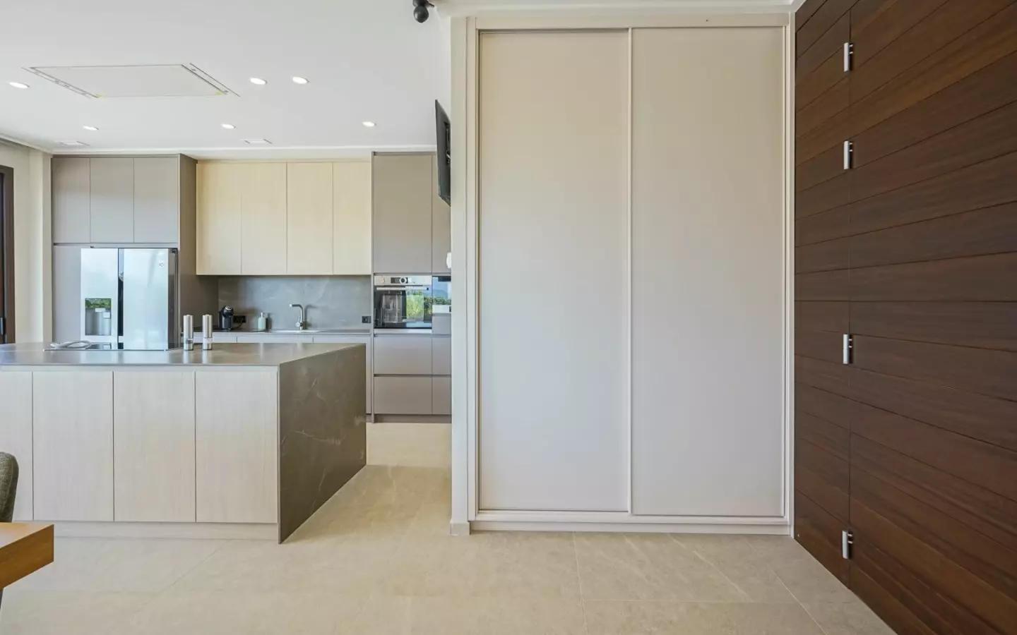 3-bedroom Villa In Pedreguer, Spain (225 M²)