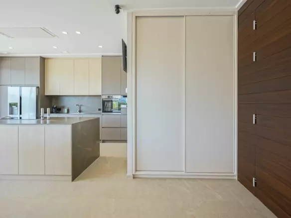 3-bedroom Villa In Pedreguer, Spain (225 M²)