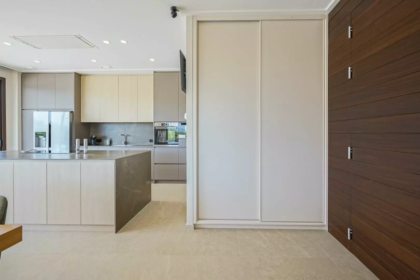 3-bedroom Villa In Pedreguer, Spain (225 M²)