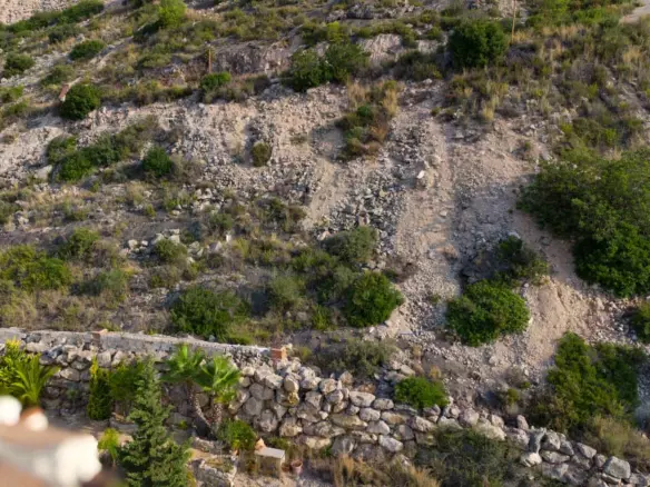 Plot In Jalon – Xalo, Spain (653 M² Plot)