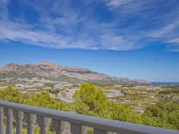 8-bedroom Villa In La Nucía, Spain (900 M²)