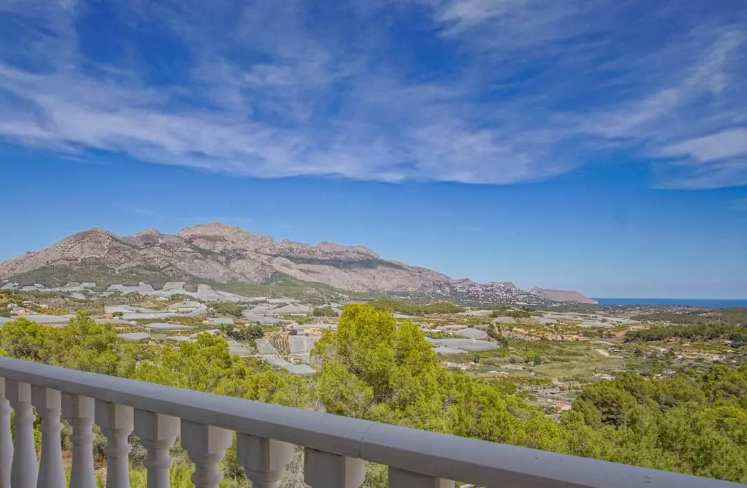 8-bedroom Villa In La Nucía, Spain (900 M²)