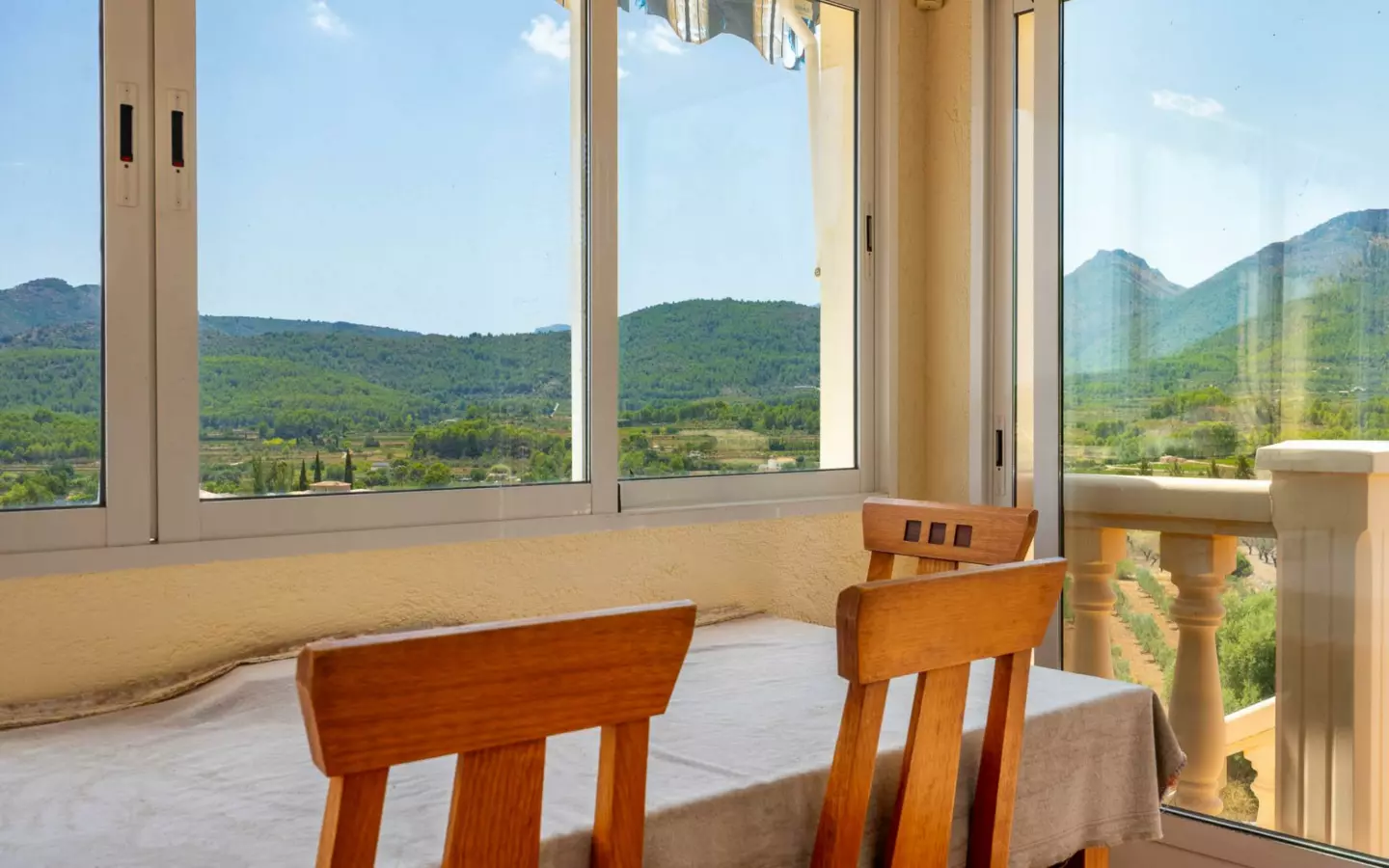 5-bedroom Villa In Jalon – Xalo, Spain (229 M²)