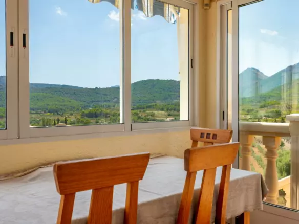 5-bedroom Villa In Jalon – Xalo, Spain (229 M²)