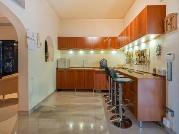 3-bedroom Villa In Calpe, Spain (529 M²)