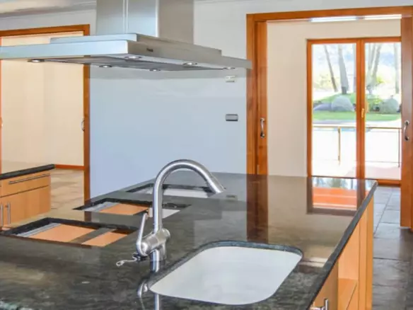 7-bedroom Villa In Penaguila, Spain (1.529 M²)