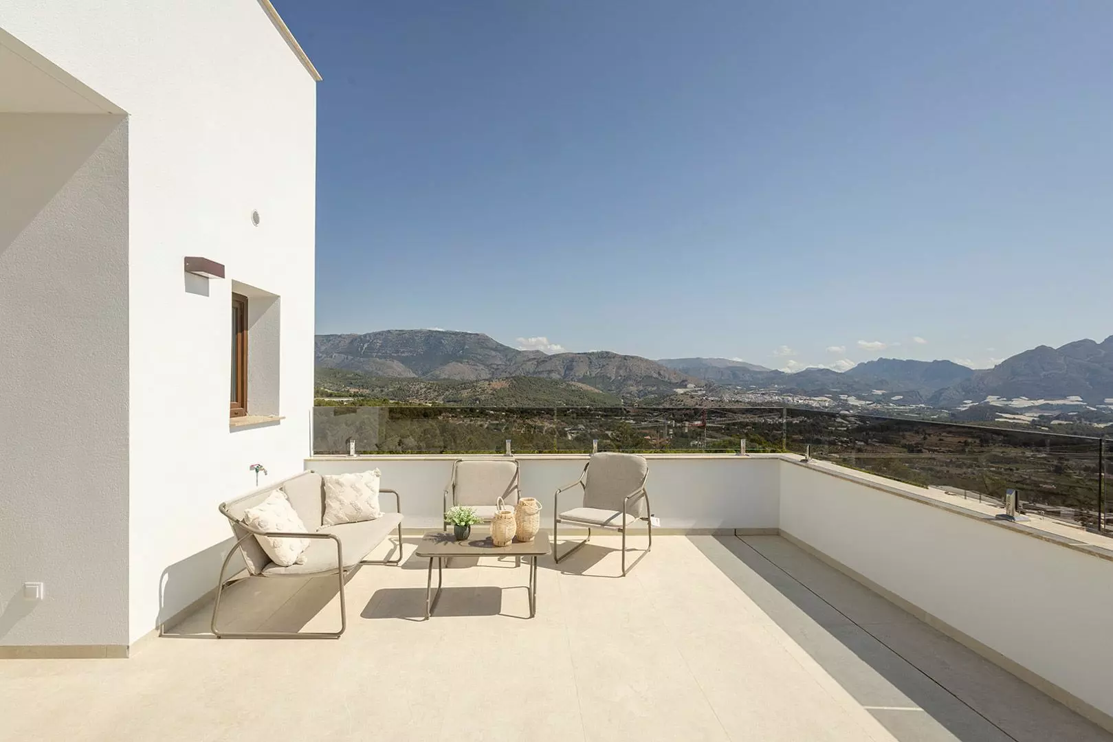 3-bedroom Villa In Polop, Spain (165 M²)
